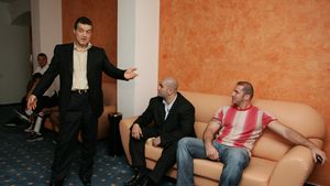 Becali K1:**"Dacă mă bat cu fanii, îi împachetez în 3 secunde!"