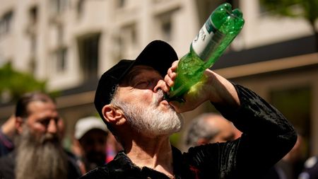 Gigi Becali, alias „Sean Connery de Pipera”, a dat un fotbalist afară de la FCSB și l-a criticat pentru că avea barbă: „M-a terorizat. Acum, după 15 ani, l-am văzut la TV”