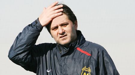 Lăcătuș:** "E o situație jenantă din care ne este greu să ieșim!"