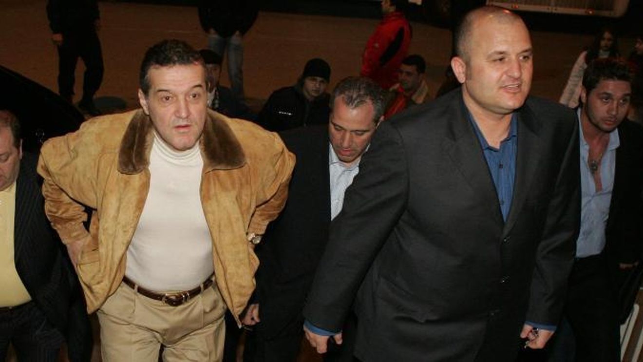 "Mi se pare o chestie prea mare ca un europarlamentar să stea de vorbă cu un om simplu din Craiova":) **VEZI de ce nu-i răspunde Becali lui Mititelu la sms-uri!