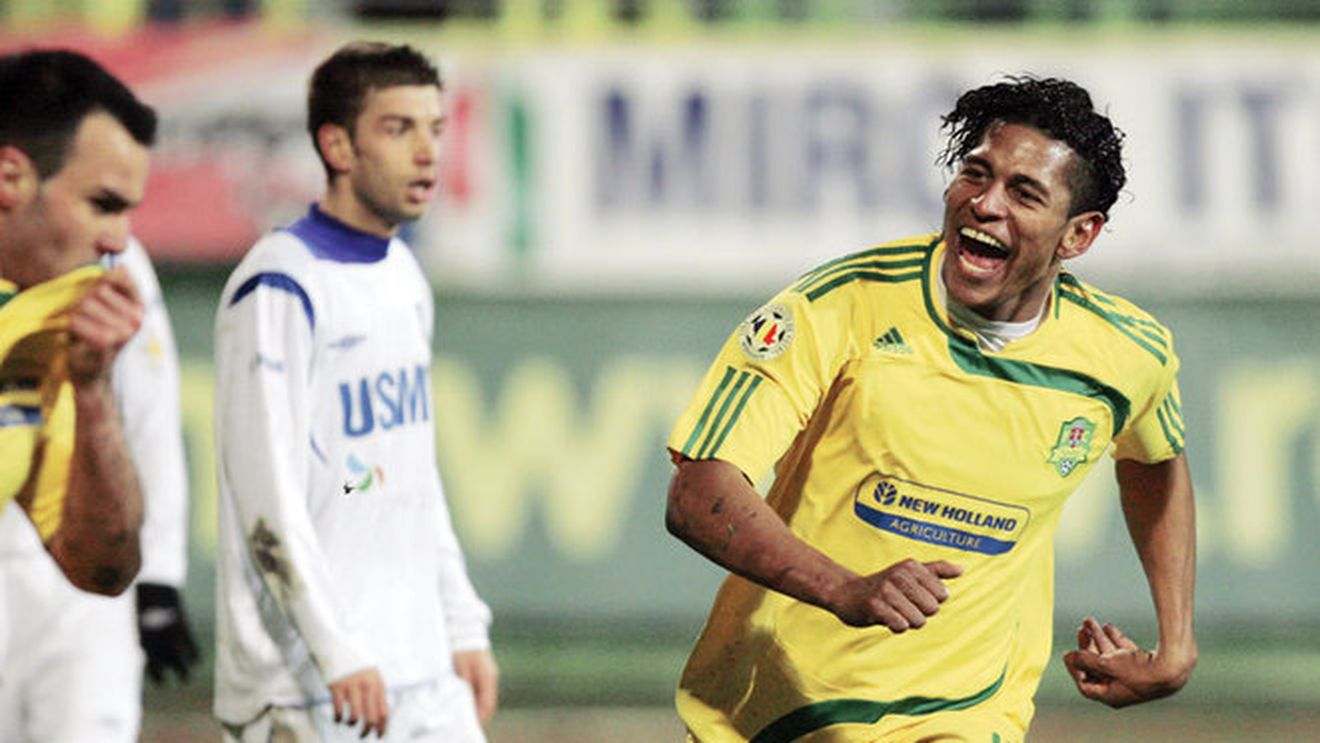 Costly, "bijuteria" Vasluiului!** Ar putea fi revelația CM 2010, în viziunea L'Equipe!