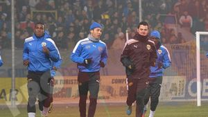 Ultrașii Petrolului au pus presiune pe "copilul de suflet" al lui Reghe la reunirea lotului! Ce a făcut Guilherme când a fost pus să înjure Steaua