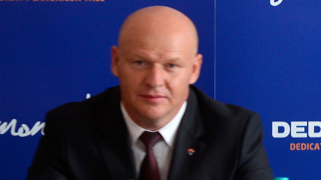 Ce urmează după ce frații Pavăl au plătit 823.000.000 de euro pentru 478 de magazine Carrefour în România