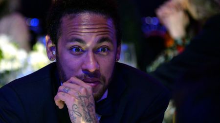 Transferul lui Neymar, iminent! VIDEO | Avocatul care i-a plătit clauza de reziliere în 2017, surprins la sediul Barcelonei. PSG a luat deja primele măsuri