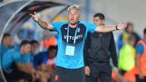 Verdictul specialistului, după CFR - Gaz Metan: „Dan Petrescu trebuia eliminat” + „Nu se poate controla. E coleric”