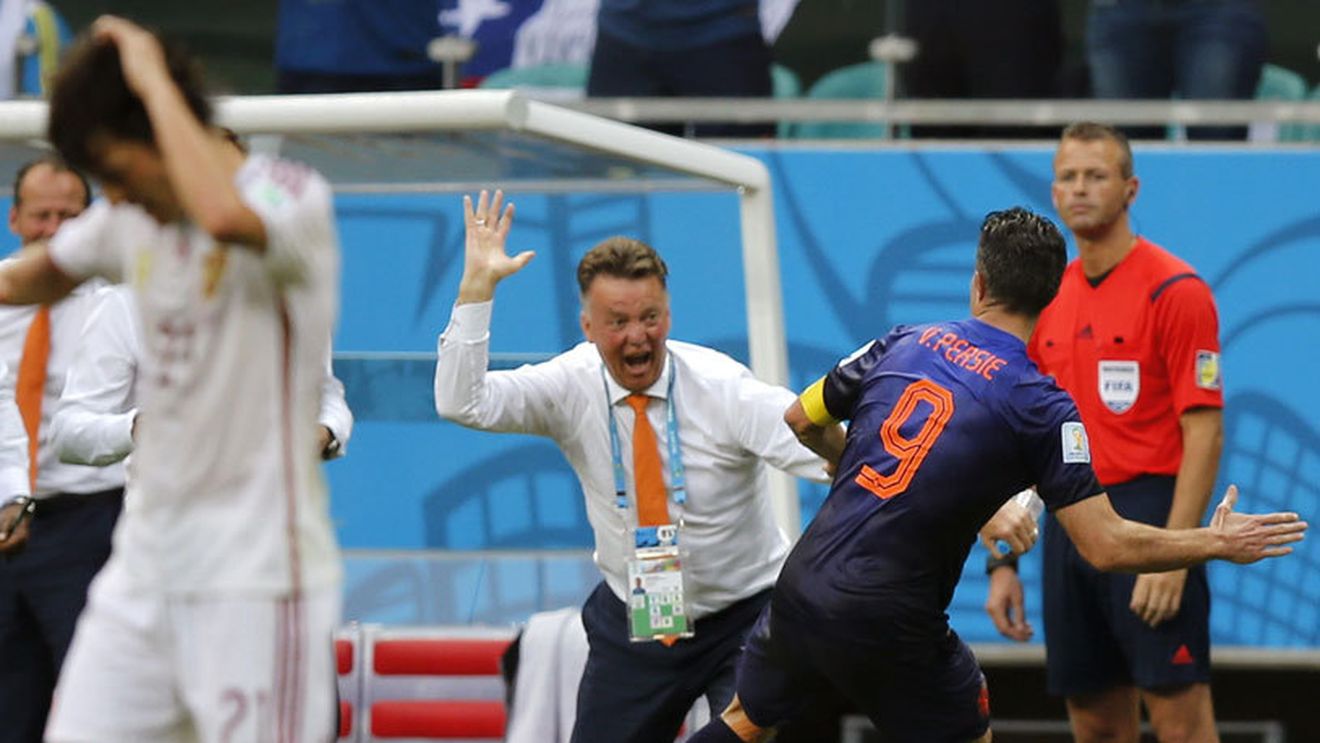 Olanda a dat de pământ cu deținătoarea titlului. Van Gaal: "Nu mă așteptam să marcăm 5 goluri Spaniei"