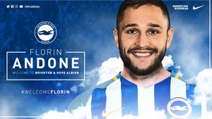 Florin Andone, entuziasmat după debutul în Anglia: "Sunt foarte fericit că am revenit". Cum s-a descurcat
