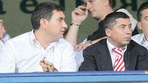 „Îi batem rău pe steliști!"