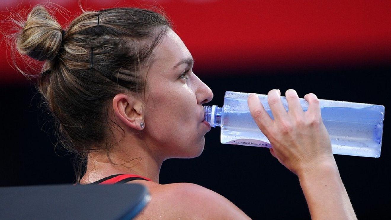 Detaliu uluitor observat la Simona Halep: „Oameni buni, fata asta nu e bine deloc! Suferă și e derutată!" Fanii sportivei sunt îngrijorați | FOTO