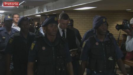 Oscar Pistorius este "un om zdrobit", conform psihologului apărării