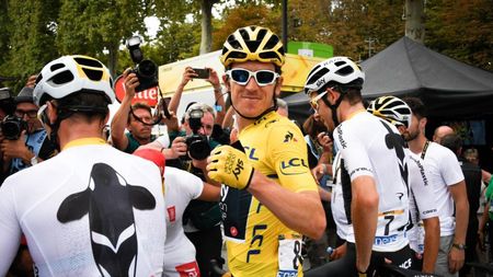 Câștigătorul Turului Franței a obținut puțin peste suma pe care o primește Alexis Sanchez într-o săptămână la Manchester United! Geraint Thomas împarte banii cu colegii, mecanicii, bucătarul și șoferii de autobuz