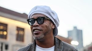 Ronaldinho a bătut palma și va juca în România! Cine l-a convins pe brazilian să vină la Cluj