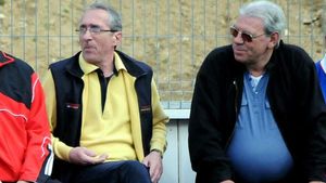 Ce mai face Valentin Ceaușescu la 34 de ani de la Revoluția care a dus la căderea regimului comunist condus de tatăl său, Nicolae Ceaușescu! Gestul pe care l-a făcut pentru un bun prieten al său, legendă a generației Steaua ’86, care a câștigat Cupa Campionilor Europeni