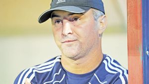 Valeriu Răchită vrea să bată iar Rapidul!** "Ne jucăm șansa ca în 1995"