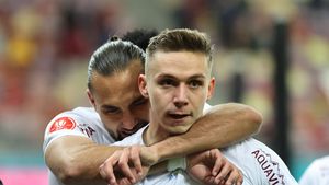 „Dan Şucu poate dă 5.000.000 de euro şi îl ia pe Louis Munteanu”. Gigi Becali a dezvăluit ce sumă de transfer i-a cerut lui Nelu Varga şi lansează ipoteza bombă