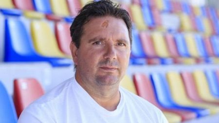 Selecționerul naționalei de tineret a României, în stare gravă la ATI după ce s-a infectat cu noul coronavirus: „Dumnezeu poate să facă o minune!”