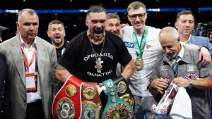 Ucraineanul Usyk a rămas campion absolut la categoria grea, după victoria cu britanicul Dubois