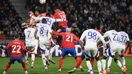Control antidoping la Lyon - FCSB. Ce fotbalist al lui Gigi Becali a fost chemat să dea probă