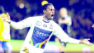 EXCLUSIV - Derick Ogbu, la CFR! Mircea Rednic ia un atacant din Belgia