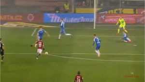 Început perfect pentru Stanciu la Sparta Praga! VIDEO | Românul a marcat la debut cu un șut superb și a fost cel mai bun om în victoria cu Slovan Liberec