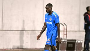 Elias Charalambous, discurs ferm despre Joyskim Dawa după ce fundașul lui FCSB a fost victima rasismului: „L-a supărat această situație! Nu este corect” | VIDEO