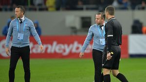 Porumboiu a comentat fazele arzătoare din derby: "A căzut prea ușor, am crezut că are o cădere de calciu!". De ce a fost 'eliminat' Reghe: "I-a spus ceva și l-a scos din sărite!"