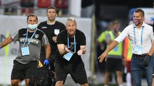 Dan Petrescu, furios pentru că a fost nevoit să stea în carantină. „Mă simţeam foarte bine şi nu eram lăsat să intru pe teren. Nu aveam nimic, nici măcar un strănut”