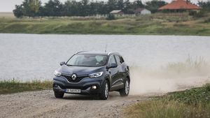 Test drive Renault Kadjar 130 dCI - Designul elegant ascunde caracterul utilitar - GALERIE FOTO