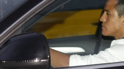 Alexis Sanchez, implicat într-un accident de mașină! Jucătorul Barcei și-a abandonat vehiculul pe autostradă