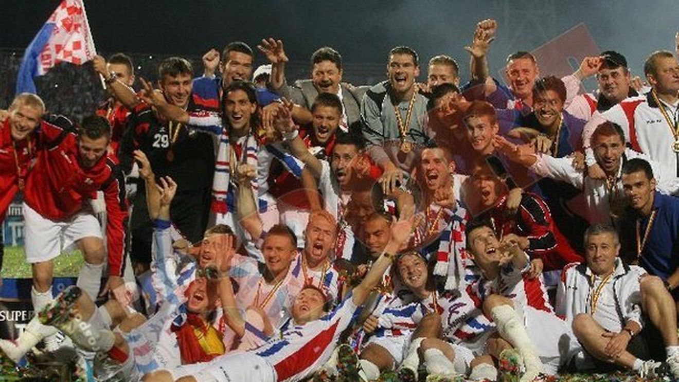 Elevii lui Dorinel vor să-i scoată în stradă pe gălățeni:** "Dacă Bute a reușit la București, noi de ce n-am putea?"