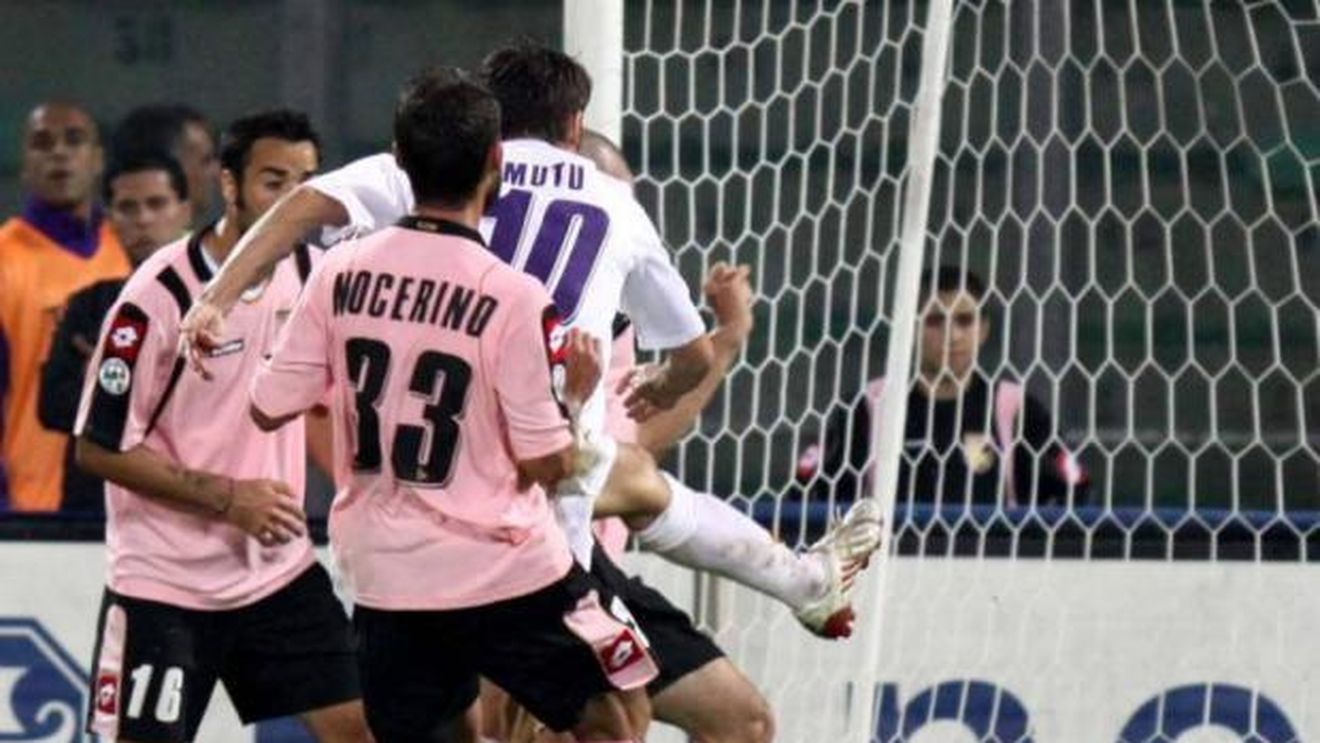 Ultrașii, de partea Fiorentinei în scandalul cu Mutu!** "Ca om, nu are nimic bun! Trebuia să-l vindem de mult"