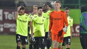 Primul fotbalist care pleacă de la CFR Cluj! A intrat în dizgrația lui Dan Petrescu și a fost trimis să joace în Ungaria | EXCLUSIV