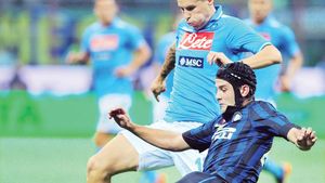 Salariu mare, obstacol mare!** "Chivu ar putea fi noua întărire a echipei Napoli în ianuarie"