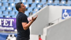 Situația extremă în care a ajuns FC U Craiova are, în sfârșit, o explicație! Antrenorul care a câștigat ultimul trofeu cu FCSB dezvăluie ce se întâmplă sub conducerea lui Adrian Mititelu: „Fiecare jucător de acolo face asta! E o surpriză neplăcută”. VIDEO