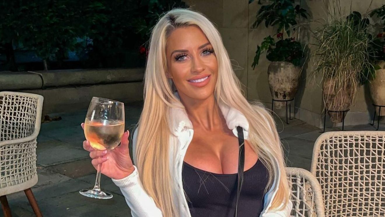 Milionarul a petrecut noaptea cu o blondă, înainte să anunțe despărțirea de soție. S-a aflat cine e misterioasa femeie