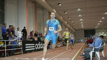 Vezi aici rezultatele la masculin