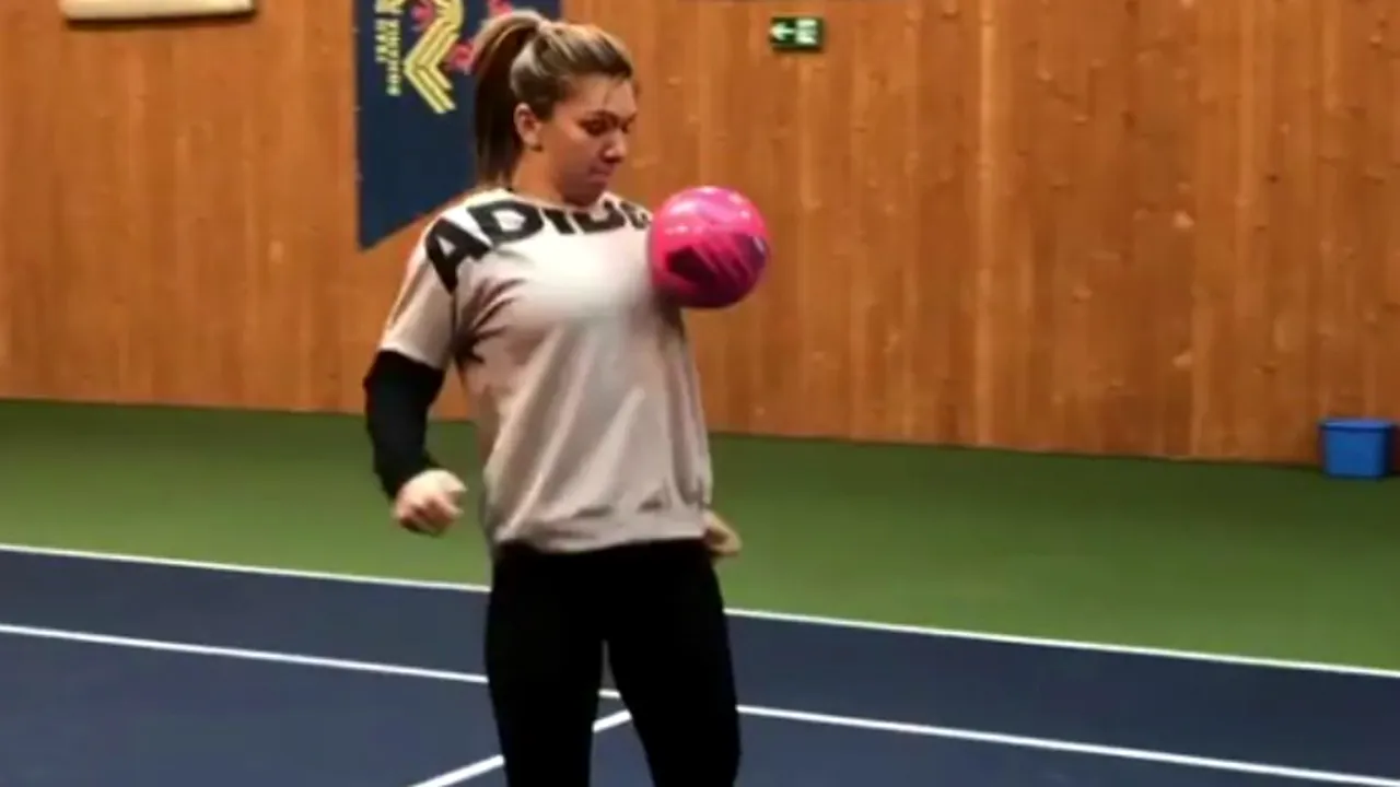 Italienii o vor pe Halep în Serie A după ce au văzut cum jonglează cu mingea de fotbal :)) 