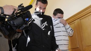 "Îți luăm gâtul!"