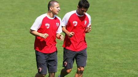 "Cu Zicu și Niculescu în teren Dinamo e favorită la titlu!"