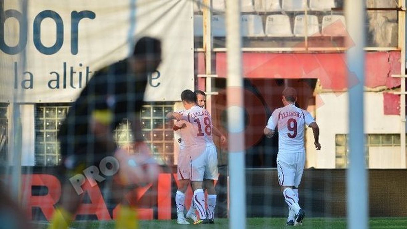 Cum profită Rapidul de venirea lui Messi la București!** Sabău face declarația zilei: "Bine că are Dinamo meciul ăsta, că așa avem și noi timp să ne revenim"