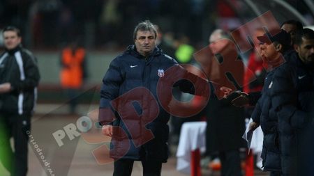 "M-a nemulțumit toată echipa!** Am multe semne de întrebare"