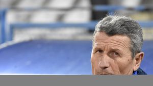 Craiova, un vulcan gata să erupă! VIDEO EXCLUSIV "Nu se acceptă așa ceva la acest club!" Mesaj ferm al președintelui Marcel Popescu pentru jucători. Nici Mulțescu nu poate sta liniștit