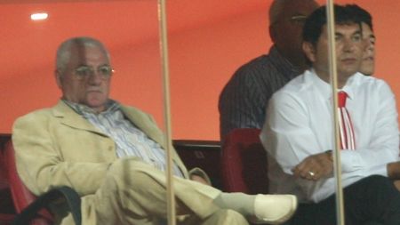 "Lui Borcea i-aș lua un spital modern la Miami, cu asistente frumoase":)** VEZI urările lui Mitică pentru patronii din Liga 1!