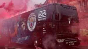 Autocarul lui Manchester City a fost atacat înainte de meciul cu Liverpool! VIDEO cu incidentele provocate de "cormorani"