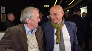 Apariție rară a lui Valentin Ceauşescu. Fiul lui Nicolae Ceauşescu s-a întreținut minute bune cu milionarul George Copos