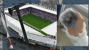 Scandal sângeros cu fotbaliști în Sălăjan: marcatorul Rapidului în 7-0 cu Dinamo e acuzat că a lovit cu sabia! I-au tăiat patru degete cu bâta de baseball învelită în sârmă ghimpată celui care înscria pe Giulești din pasa lui Daniel Pancu! EXCLUSIV