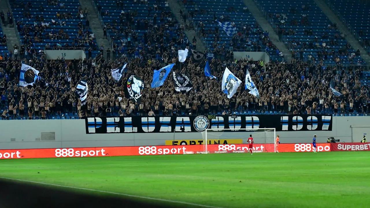FC U Craiova, acuzată de rivalii de la Universitatea că își cumpără singură biletele și le dă gratis oamenilor pe stradă | FOTO