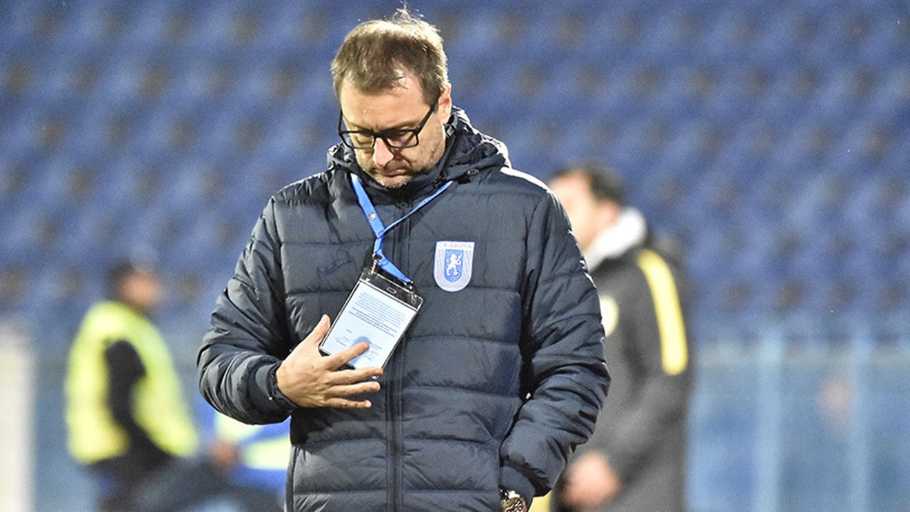 Urmează debarcarea lui Mangia? "Craiova e o poezie fără rimă". Italianul și-a "câștigat" încă un contestatar: "Să uităm de ei" 