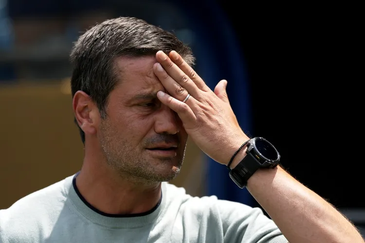 Eliminat de la Campionatul Mondial al Cluburilor, dup&#259; Inter &ndash; Fluminense 0-2, Cristi Chivu a r&#259;bufnit: &bdquo;Nu e niciodat&#259; u&#537;or&rdquo;