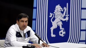 Plecat cu scandal de la Universitatea Craiova, Victor Pițurcă a dat verdictul despre conflictul Rădoi – Rotaru: „E extrem de grav, nu se va termina cu bine”